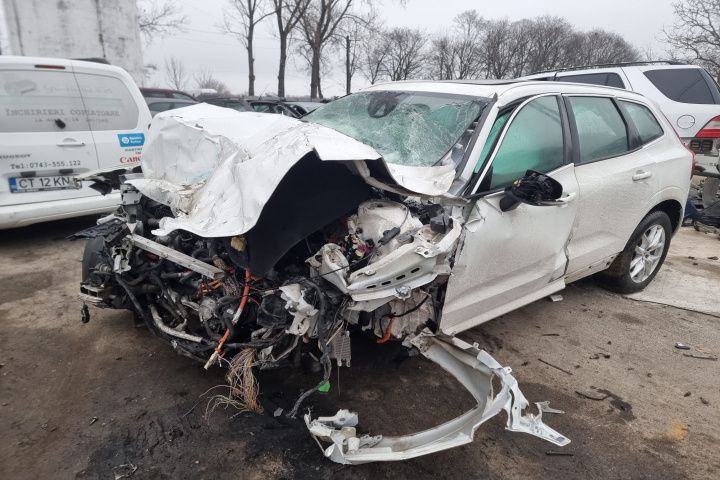 aripa stanga dreapta fata spate etrier fuzeta planetara brat broasca incuietoare Volvo xc60  2 motor 2.0 benzina plug-in hybrid   320cp B4204T27  dezmembrez dezmembrari