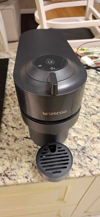 Кафе машина с капсули Nespresso Vertuo Pop black + 19 капсули