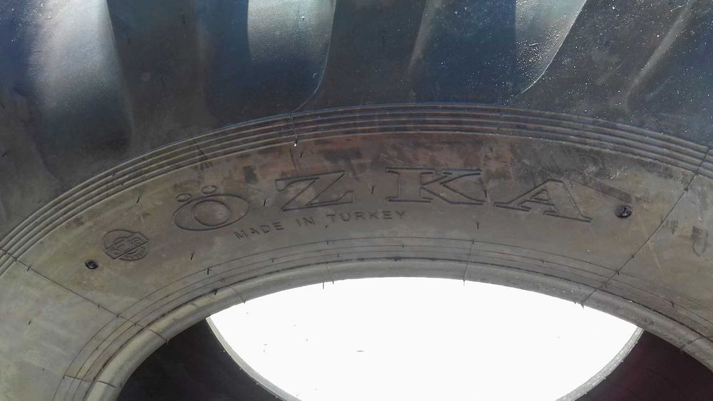 anvelope Buldo 16.9-28 Ozka cauciucuri JCB cu 14PR rezistente