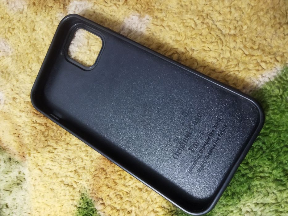 Продам чехол на айфон 11