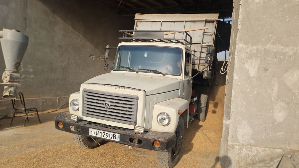 Gaz 3307 sotiladi