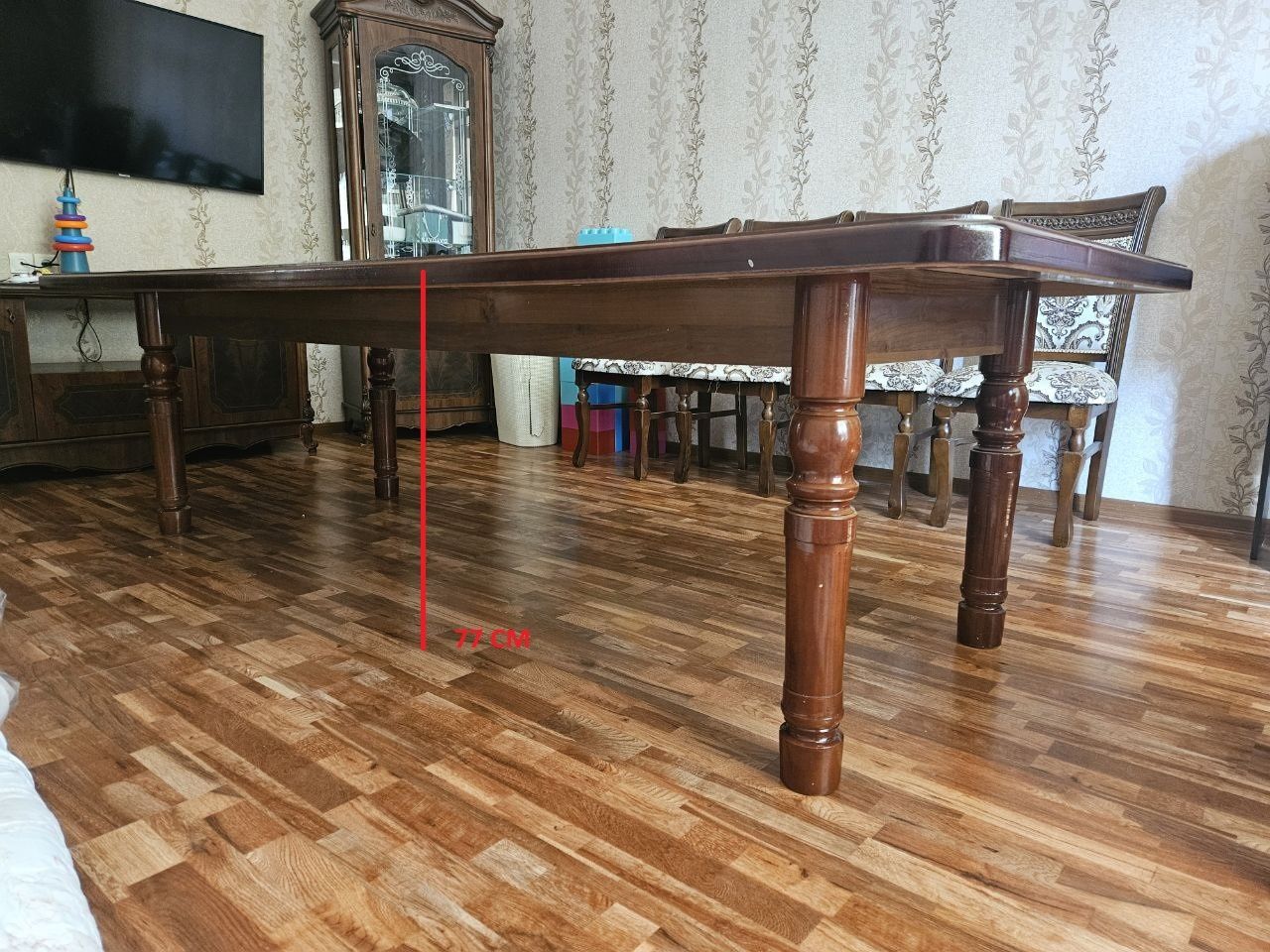 Стол / хонтахта в отличном состоянии