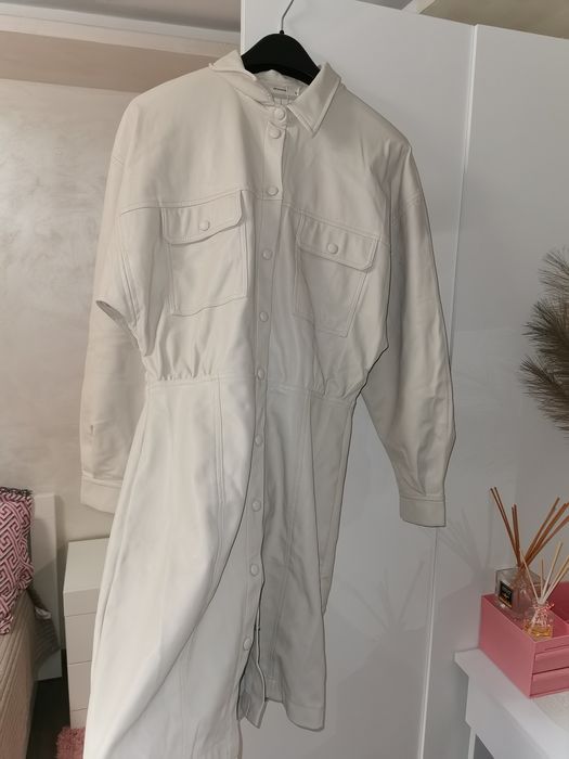 Reserved бежов кожен тренч