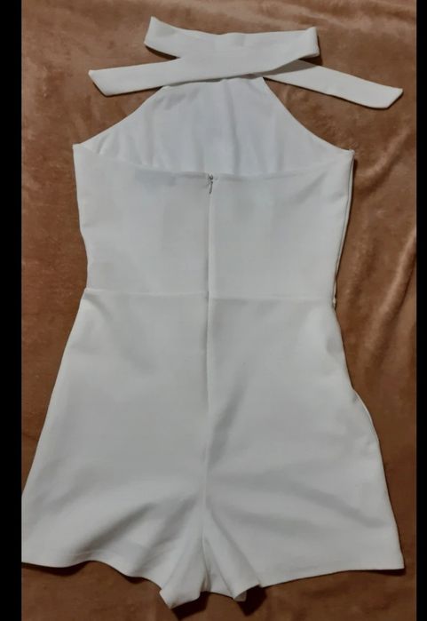 Salopeta alba sexy pt ocazii, cedeaza materialul, masura 38