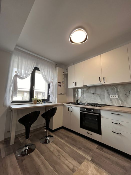 Închiriez apartament 2 cam.