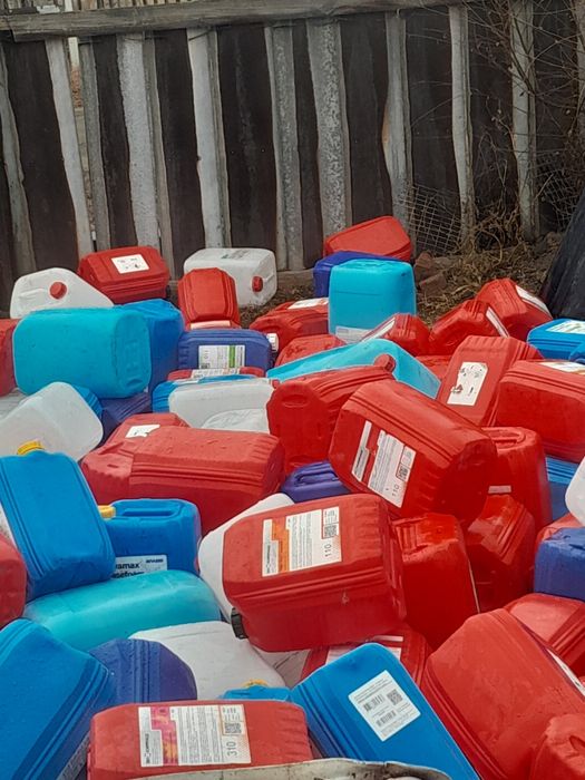 Канистры чистый 20-30 литровые