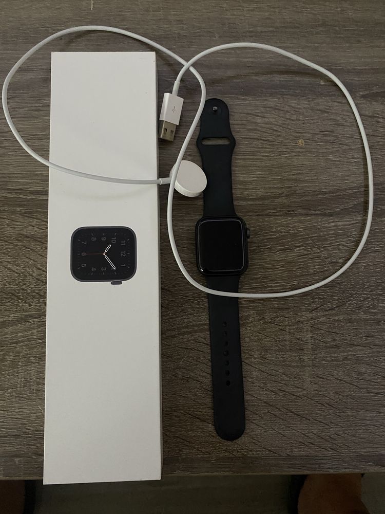 Apple Watch SE 44 mm