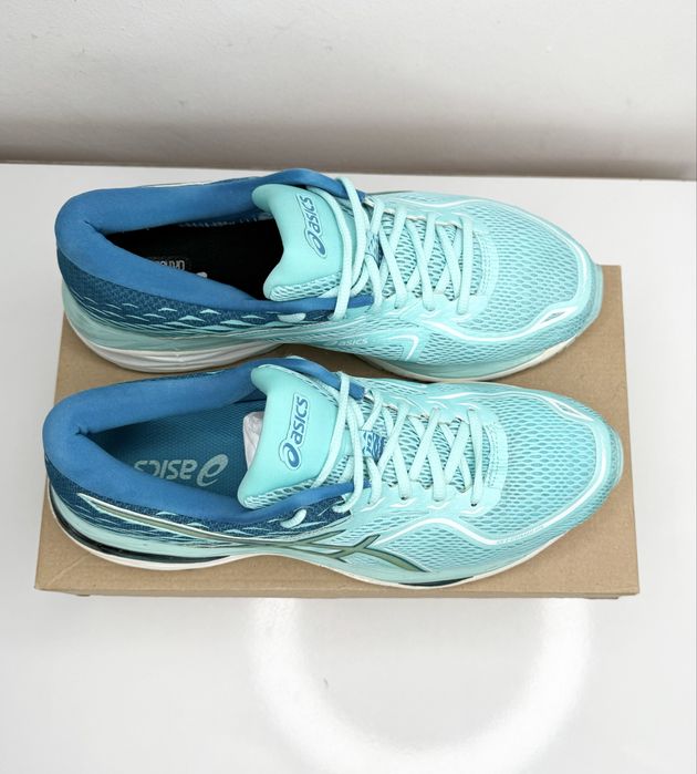 Asics Gel-Cumulus 18 (43.5) Маратонки