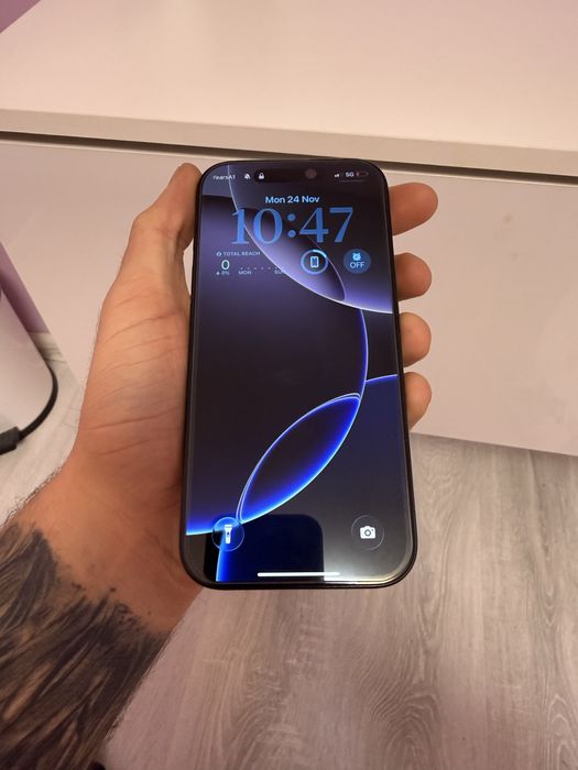 iPhone 16 pro black 256gb