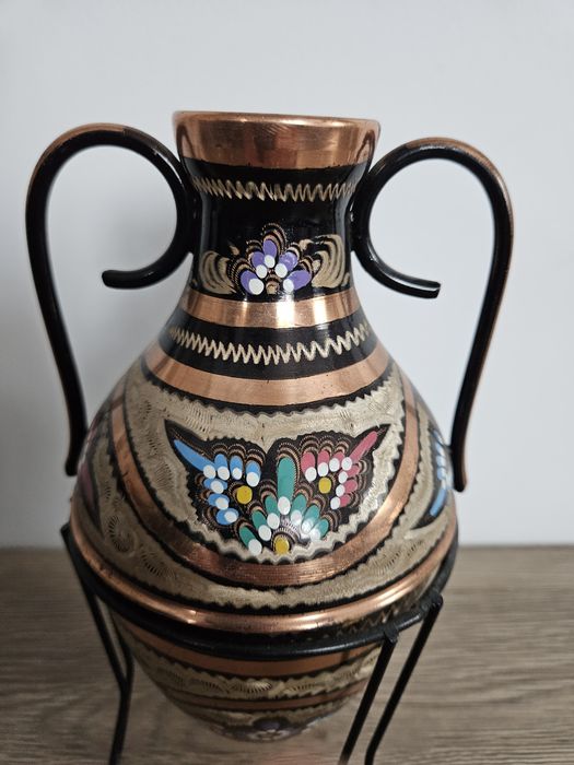 Vaza de cupru ornata