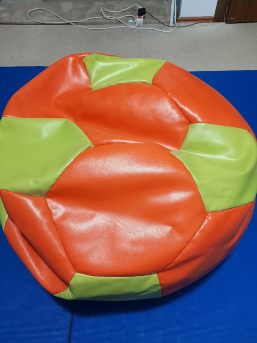 Fotoliu deosebit tip minge care se asorteaza cu mobila dvs