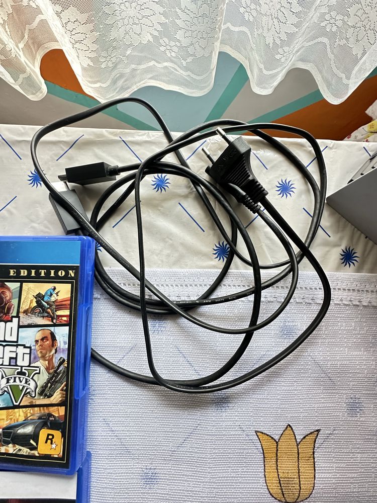Playstation 5 с игри и джойстик