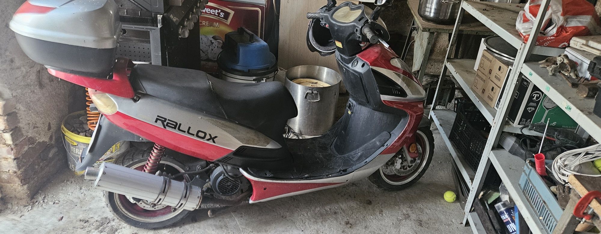 Скутер 125cc 4 тактов двигател