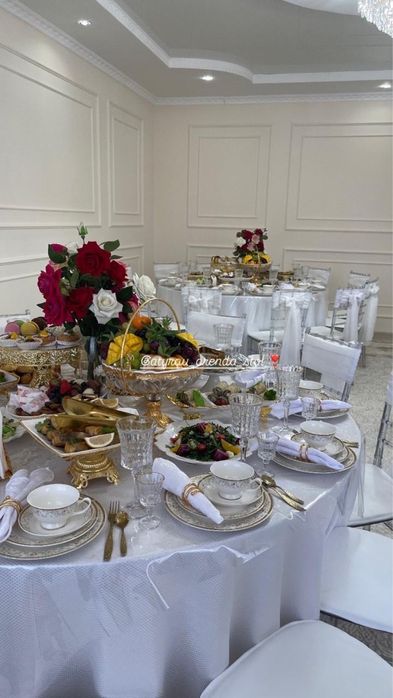 Круглый стол, стулья, посуда прокат/аренда