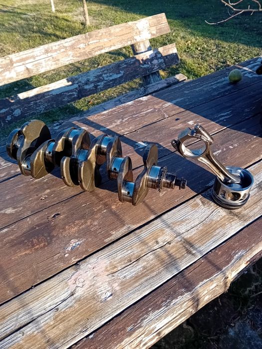 Vand Pistoane si alte piese VW Golf 5