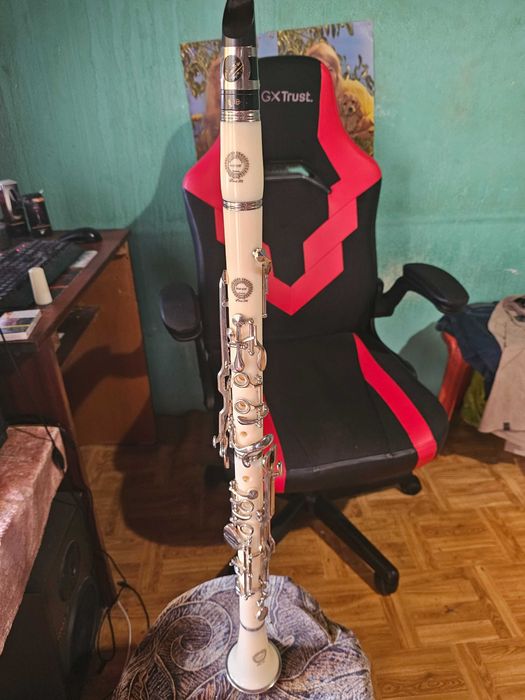 Продавам кларинет