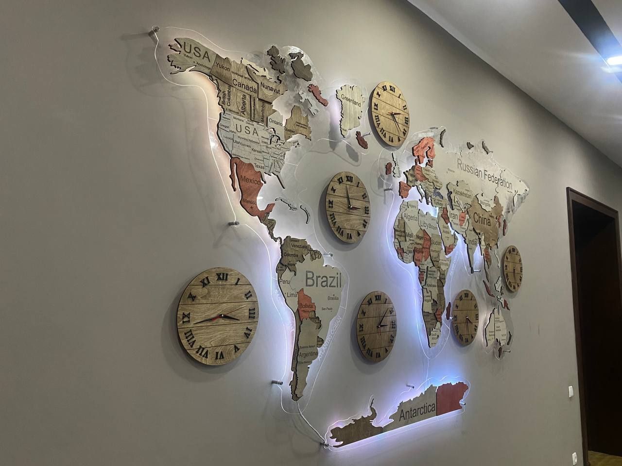Декоративные Карты мира из дерева