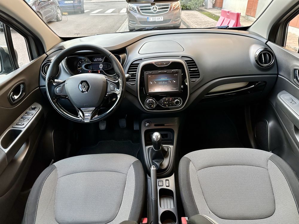 Renault Captur 1.5 dCI 90 CP Diesel Pachet Intens Navi Clima