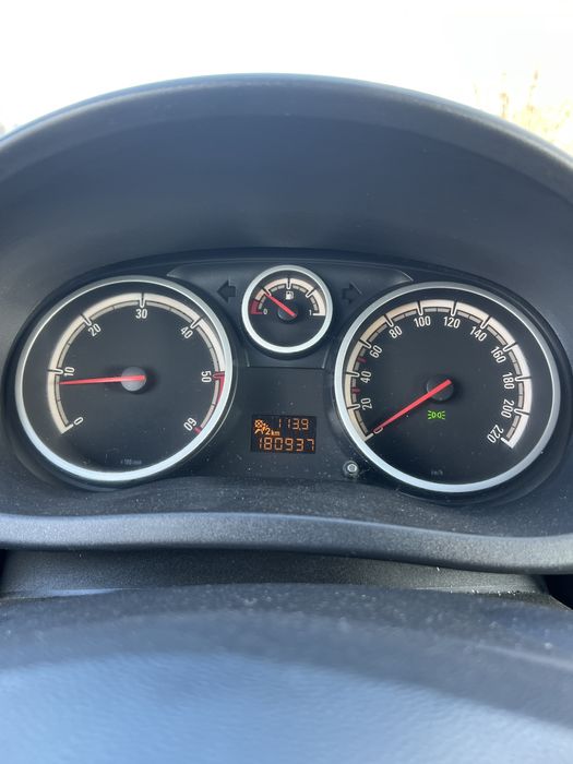 Opel Corsa D 1.3 CDTI – 2010 – Econom și Fiabil