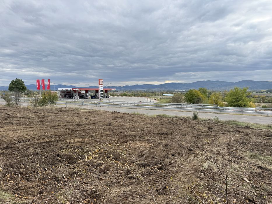 Продава поземлен имот в гр. Казанлък