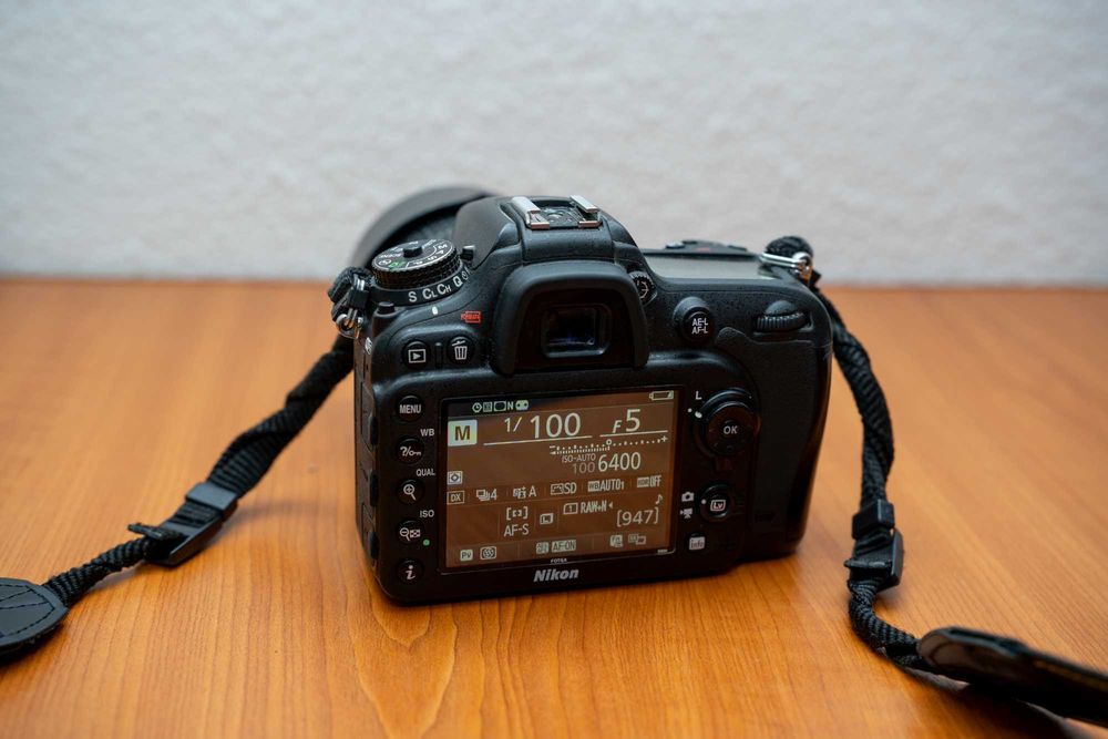 Nikon d7200 + 35mm f1.8 + 18-140mm + accesorii