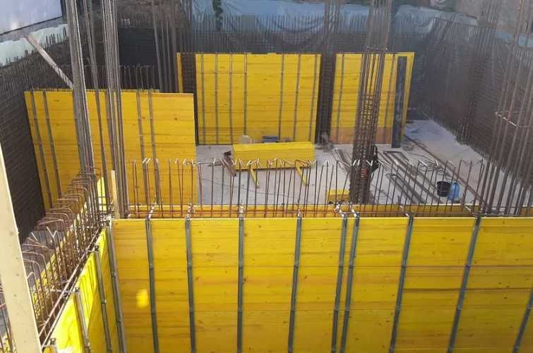 Inchiriez cofraje DOKA / placi galbene