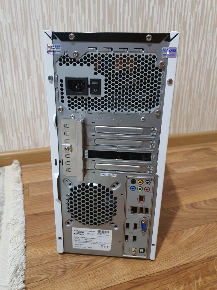 Quad 9400 FujitsuSiemens computers (нет hdd)
