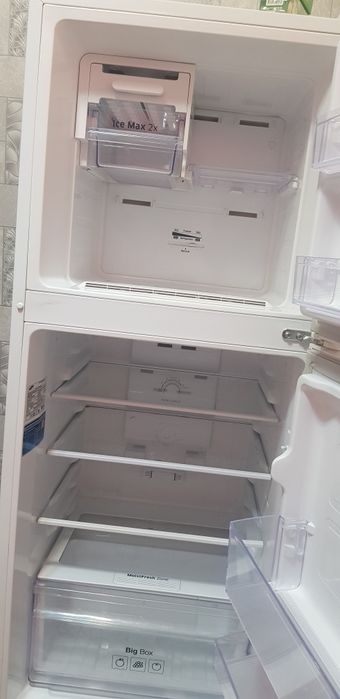 Продается в хорошом состоянии 2 камерный хододильник