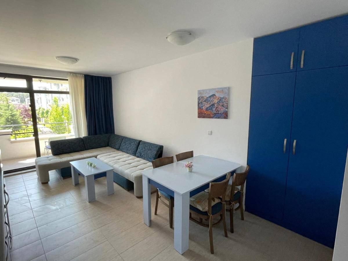 Продава се Двустаен апартамент в Созопол - 63 кв.м за 1635 €/кв.м - Снимка #2