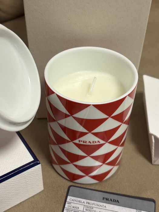 Lumânare parfumată Prada (Cadoul ideal)