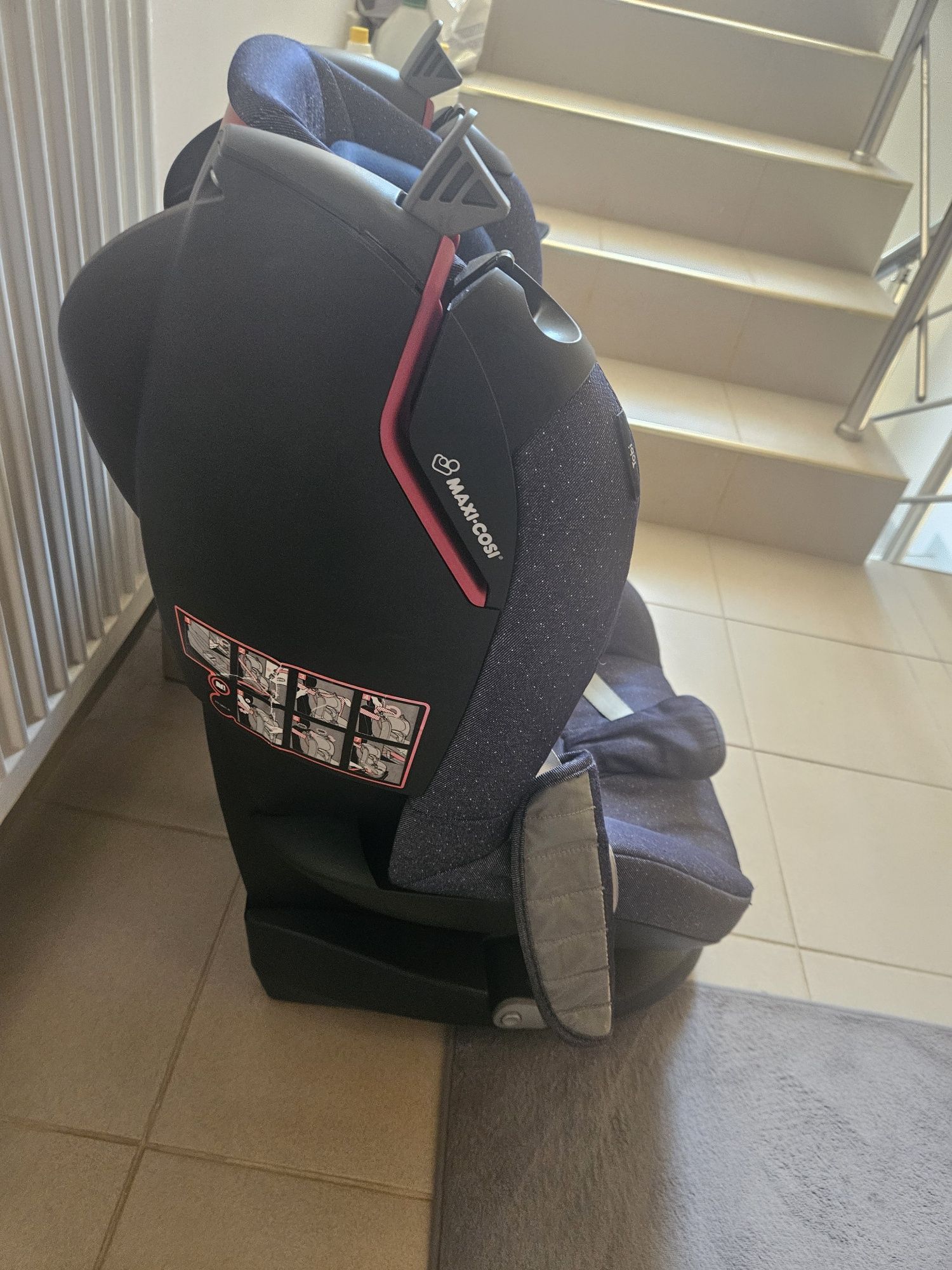 Стол за кола maxi cosi 9-16 кг.дънков плат  isofix