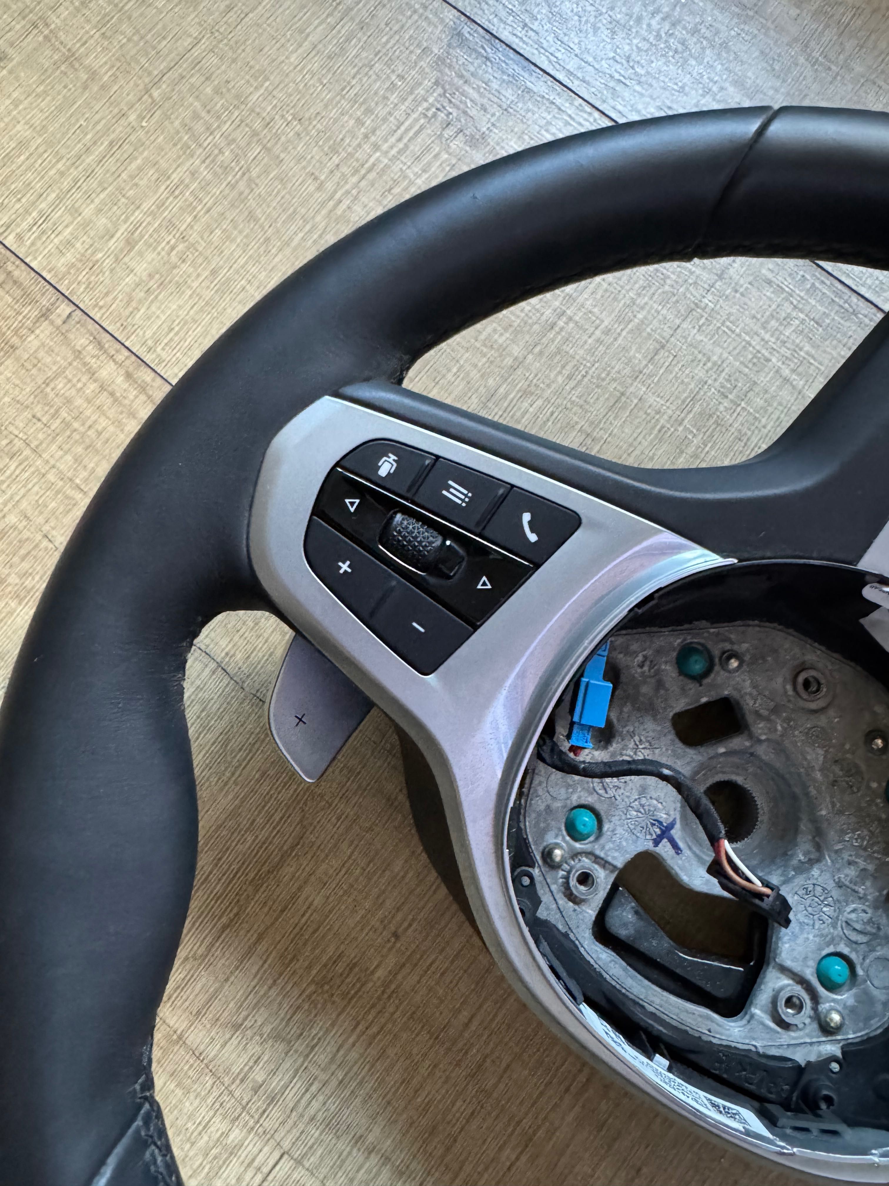 Оригинален Волан М с пера BMW G30 G31 G11 G05 5, 7, X5