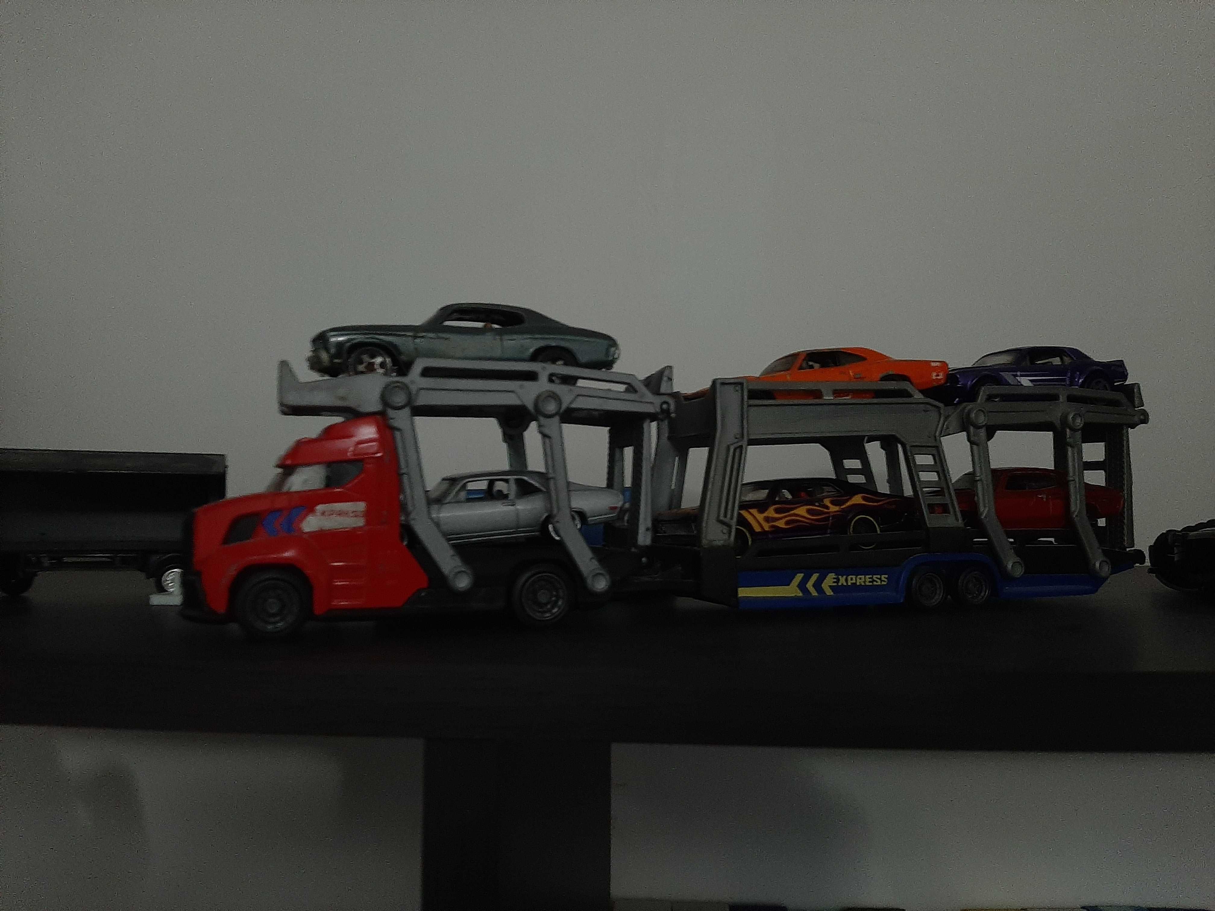 Vand lot masinute hotwheels si camioane de jucarie