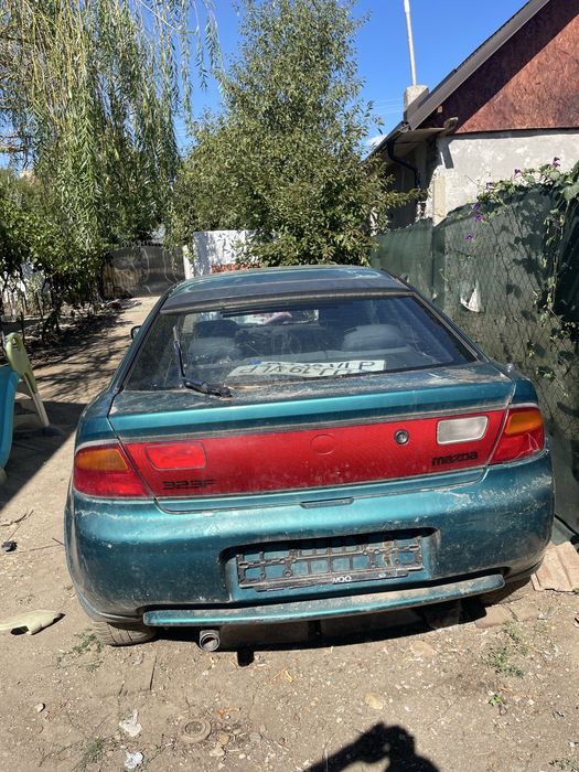 Mazda 323f an 1996