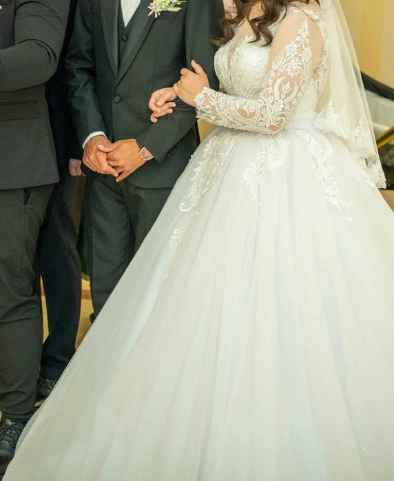 Vând rochie de mireasă