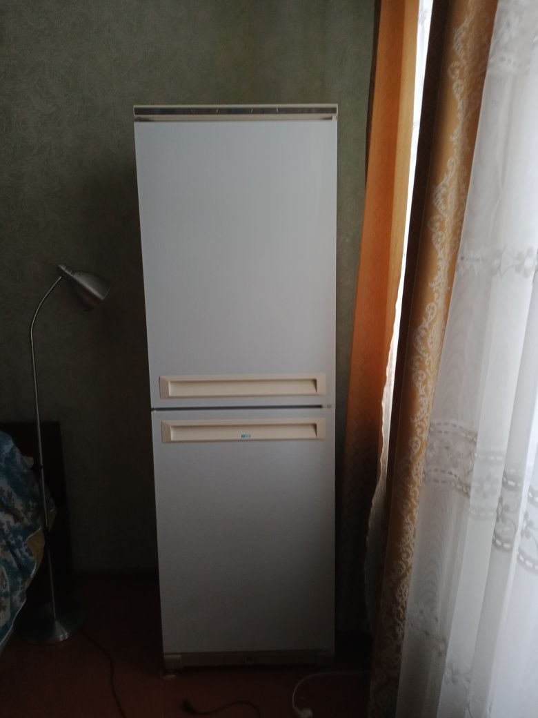 Продам холодильник Стинол б/ у