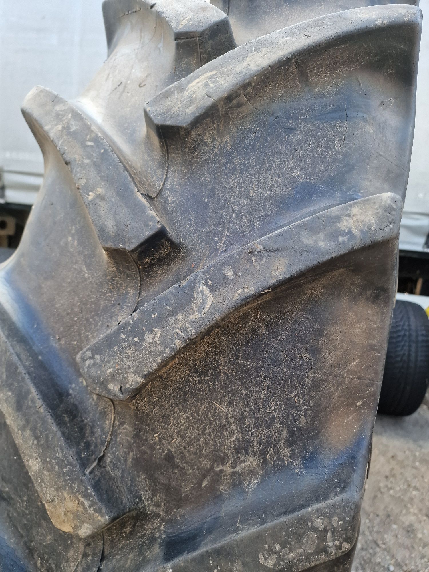 16.9R38 (420/85R38) anvelope Continental