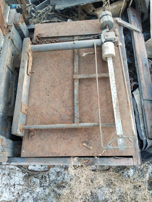 Продам весы площадочные на 500 кг .новые пользовались недолго.Цена.дог