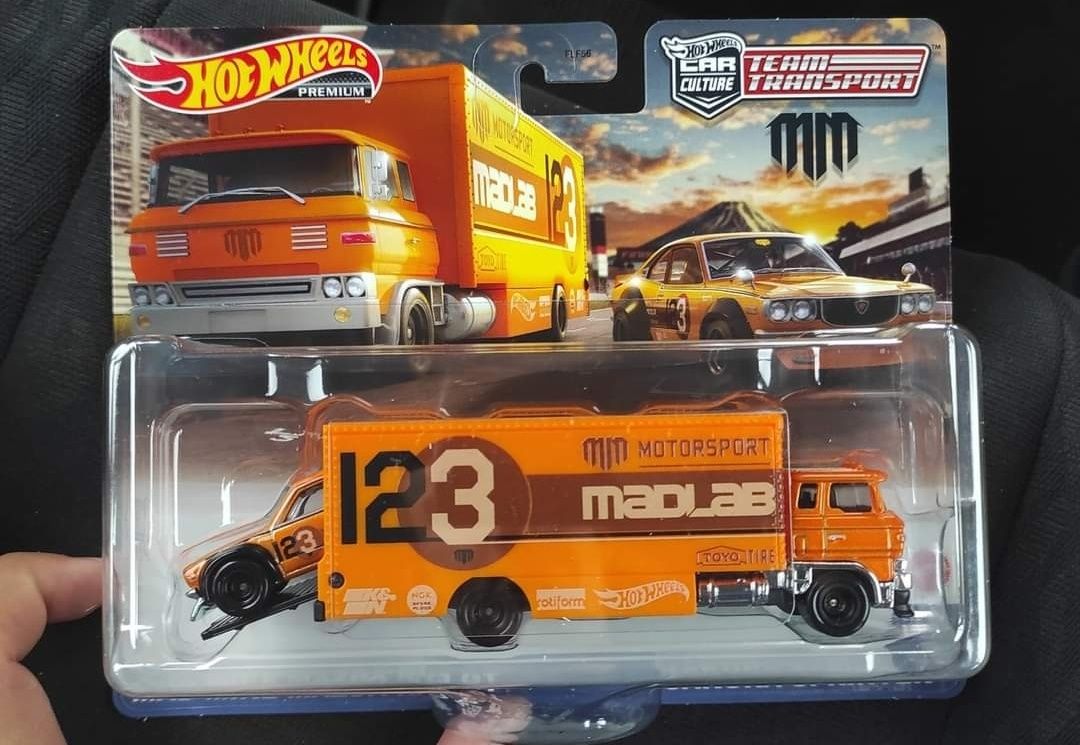 Hot wheels team transport