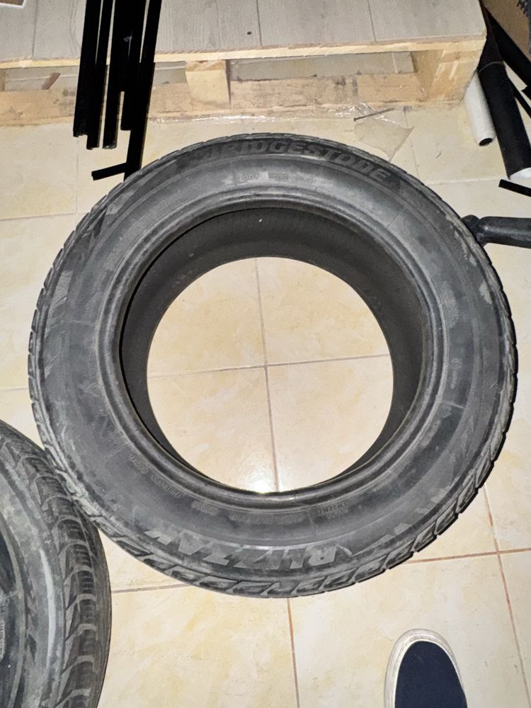 Шины R16 2 штук R 15 4штук.