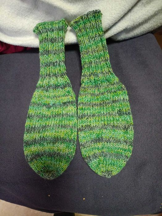 Ръчно плетени вълнени чорапи