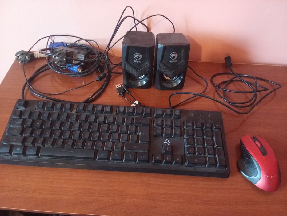 Vând calculator Asus