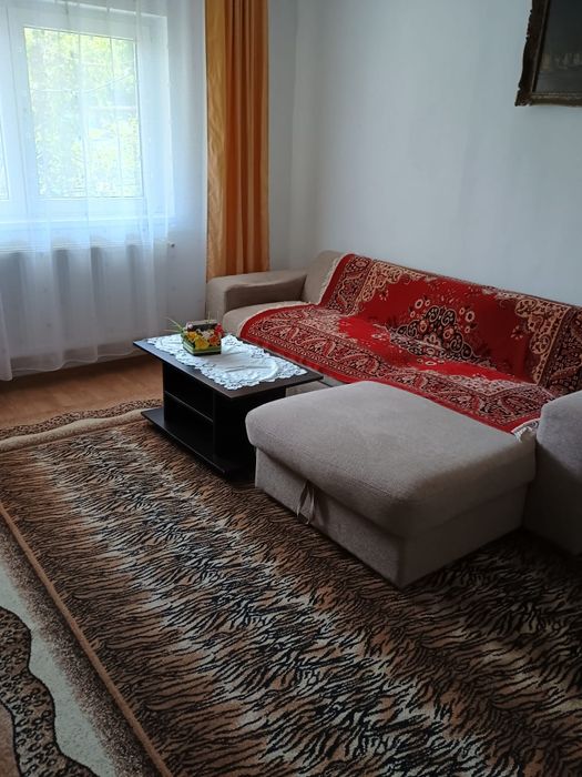 Ofer spre închiriere apartament cu 2 camere in Râșnov