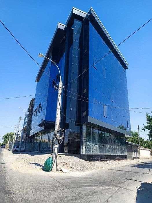 Сдается угловое здание площадью 3200 кв.м (6 этажей + подвал)