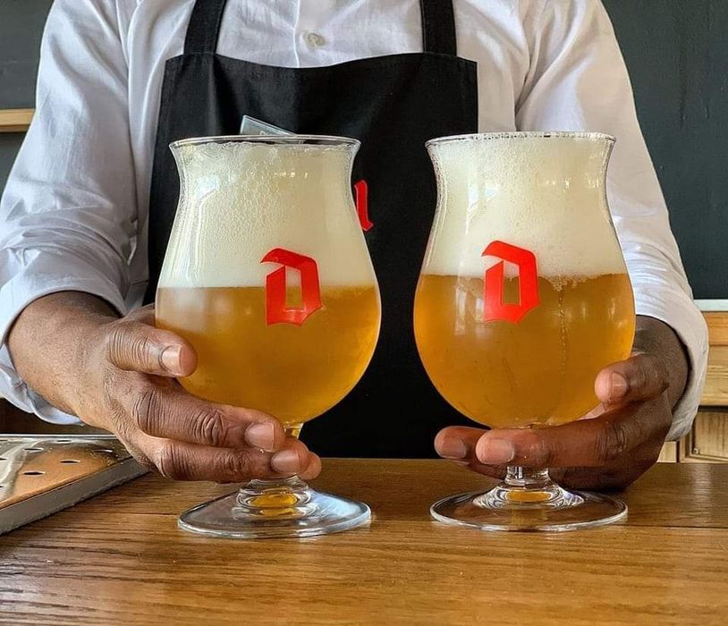 Чисто нови красиви чаши и бокали за белгийски и монашески ейлове.