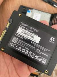 SSD 256гб Gigabyte