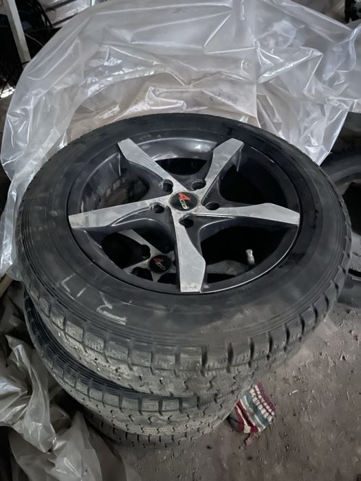 Продам комплект дисков с резиной