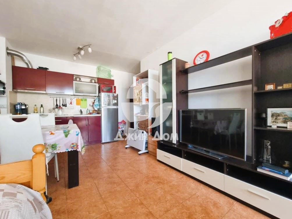 Продава се Двустаен апартамент в к.к. Слънчев бряг - 72 кв.м за 785 €/кв.м - Снимка #1