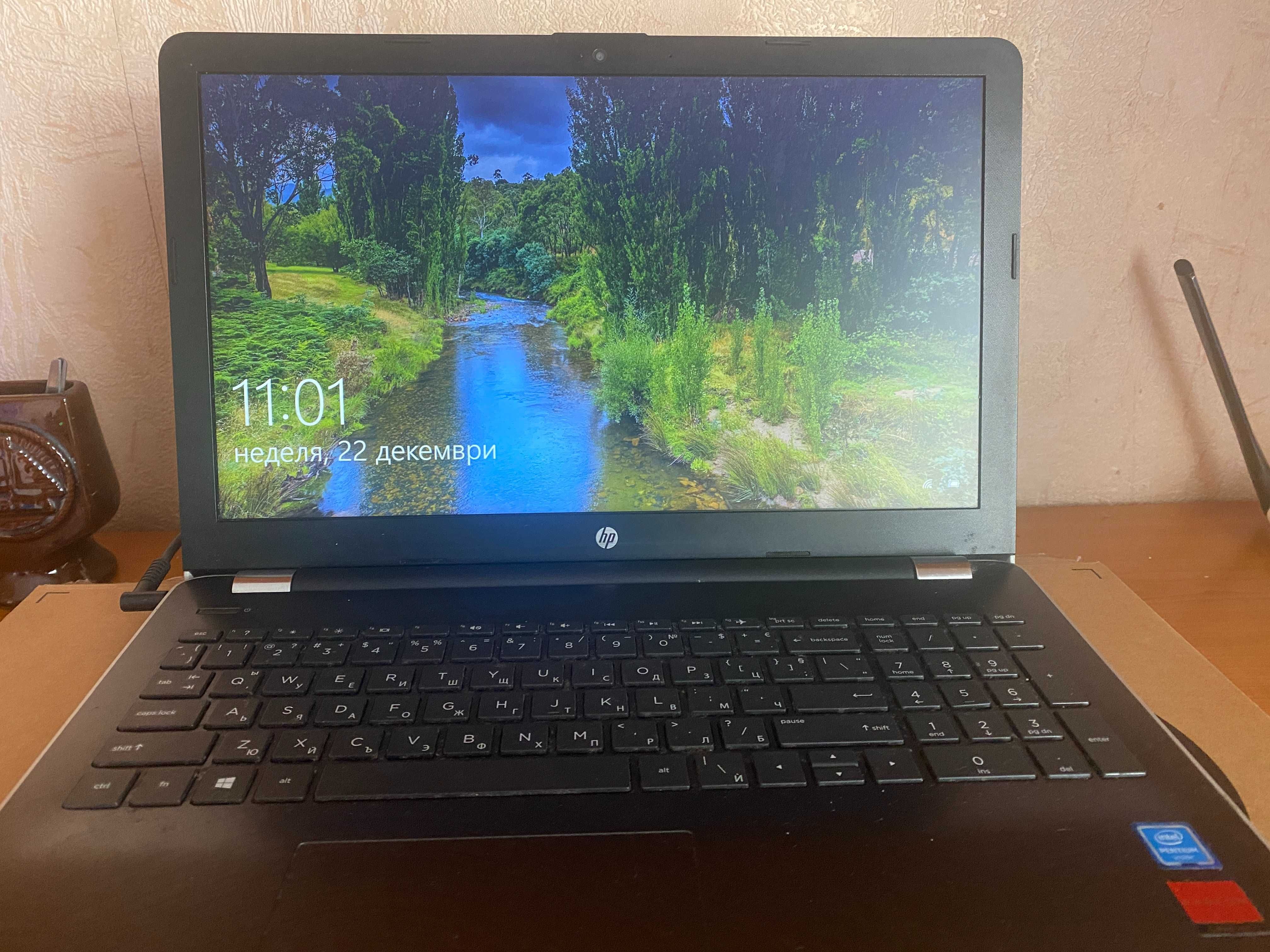 Лаптоп HP 15-BS034NU