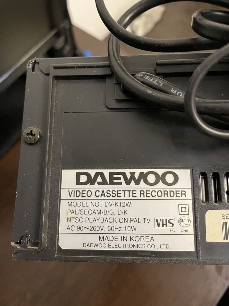 Продам видеомагнитофон Daewoo